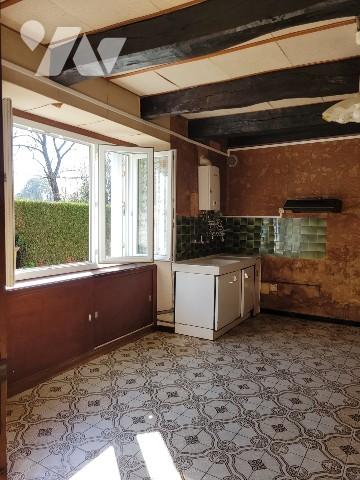 Maison en pierre et dépendances