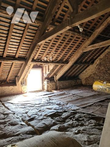 Maison en pierre et dépendances