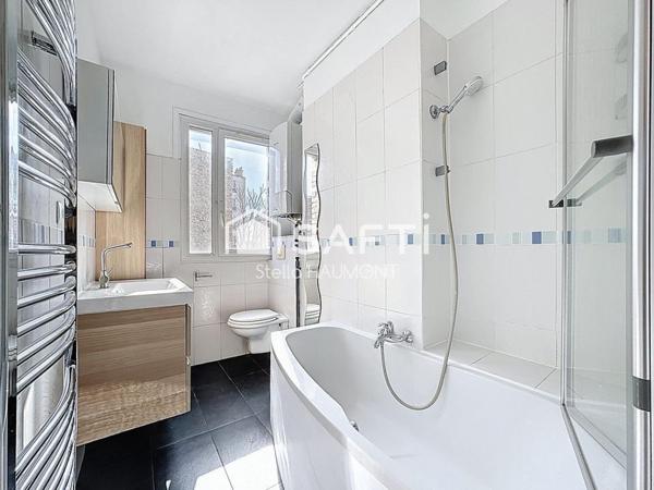 3P DERNIER ÉTAGE LUMINEUX ET TRAVERSANT