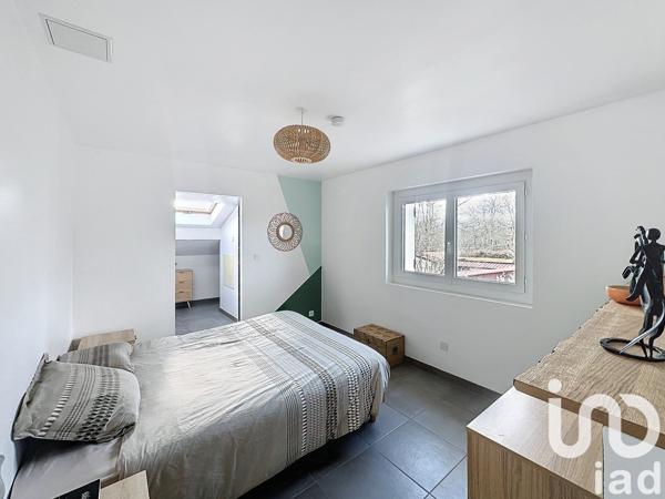 Maison traditionnelle 6 pièces de 140 m² à Benquet (40280)