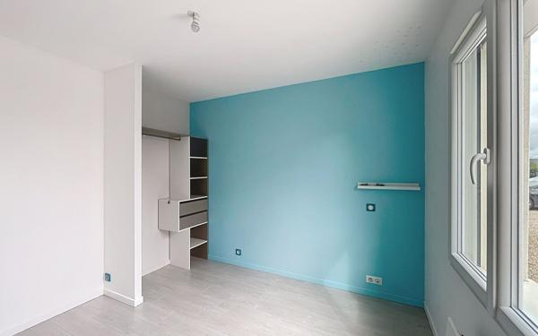 Maison à vendre    4 pièces •  Cours-de-Pile