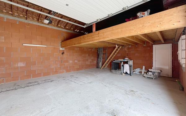 Maison à vendre    4 pièces •  Cours-de-Pile