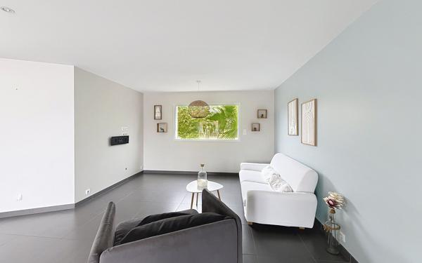 Maison à vendre    4 pièces •  Cours-de-Pile