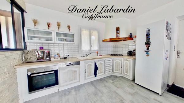 PLAIN PIED - 3 CHAMBRES - Garage - Jardin