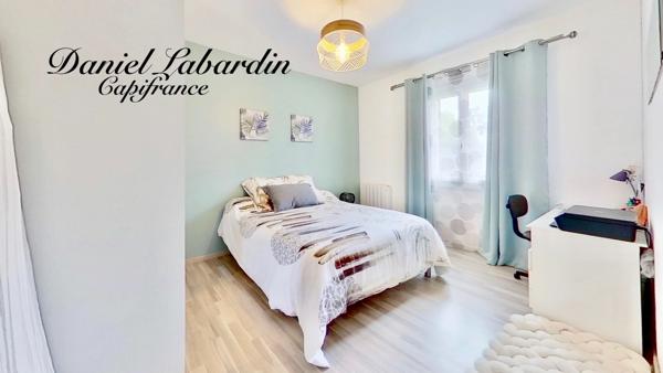 PLAIN PIED - 3 CHAMBRES - Garage - Jardin