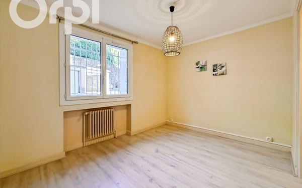 Appartement à louer    6 pièces • 106,30 m2 Vals-les-Bains