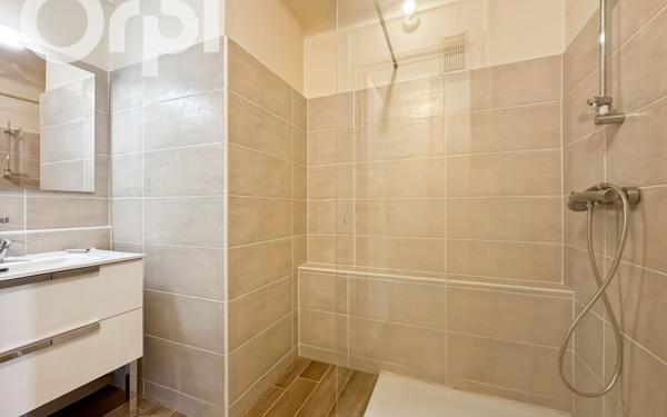 Appartement à louer    6 pièces • 106,30 m2 Vals-les-Bains