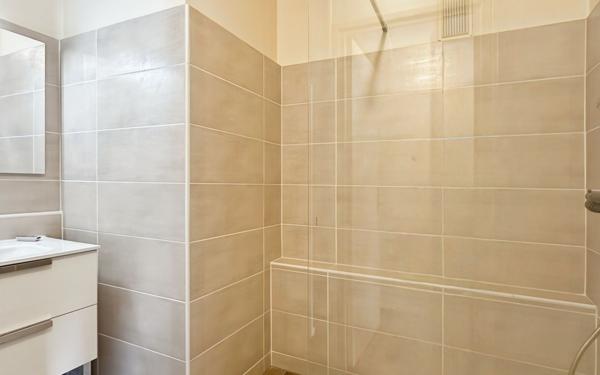 Appartement à louer    6 pièces • 106,30 m2 Vals-les-Bains