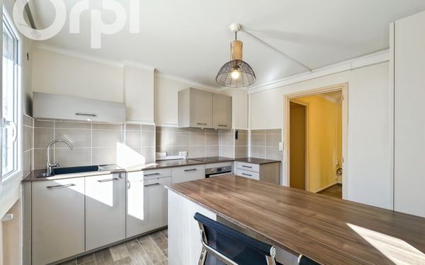 Appartement à louer    6 pièces • 106,30 m2 Vals-les-Bains