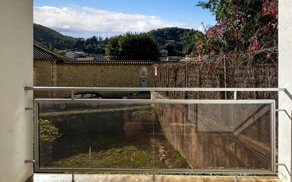 Appartement à louer    6 pièces • 106,30 m2 Vals-les-Bains