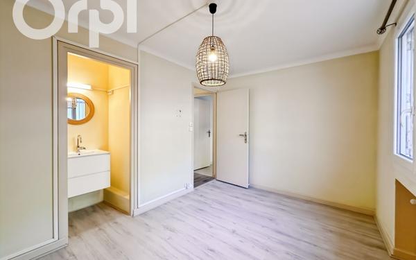 Appartement à louer    6 pièces • 106,30 m2 Vals-les-Bains