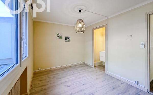 Appartement à louer    6 pièces • 106,30 m2 Vals-les-Bains