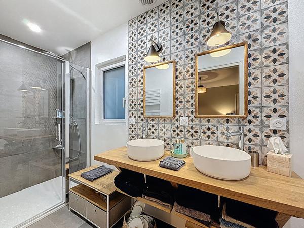 Maison 11 pièce(s) 203 m2