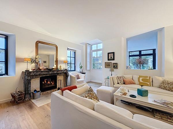 Maison 11 pièce(s) 203 m2