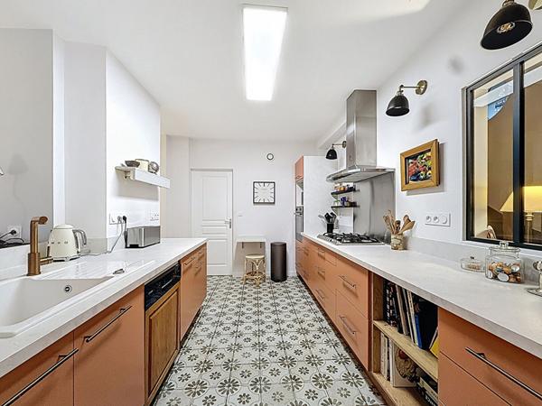 Maison 11 pièce(s) 203 m2