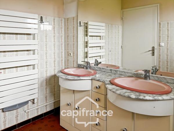 Maison de 4 pièces avec jardin, beau potentiel sur les hauteurs de Castelculier