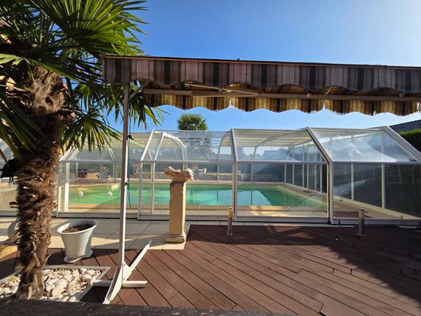 Maison familiale avec piscine, chalet, jardin clos et loisirs à 15 min du centre du Mans