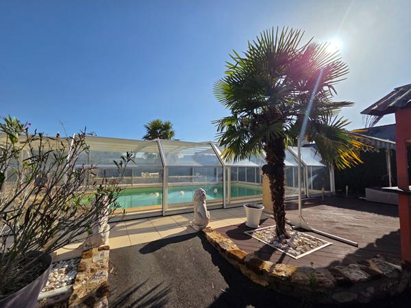 Maison familiale avec piscine, chalet, jardin clos et loisirs à 15 min du centre du Mans