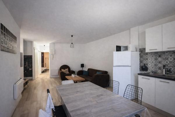 MAISON DE VILLAGE  SÉPARE EN 2 APPARTEMENT  (34)
