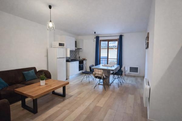 MAISON DE VILLAGE  SÉPARE EN 2 APPARTEMENT  (34)