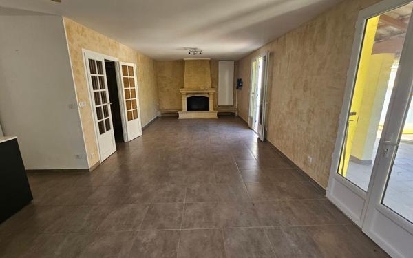 Maison à vendre    6 pièces • 140 m2 Saint-Zacharie