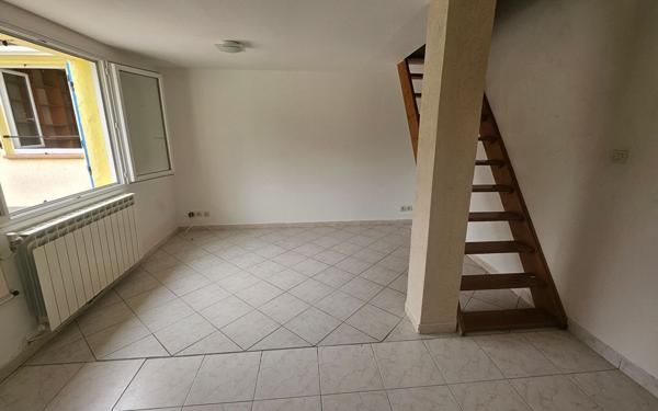 Maison à vendre    6 pièces • 140 m2 Saint-Zacharie