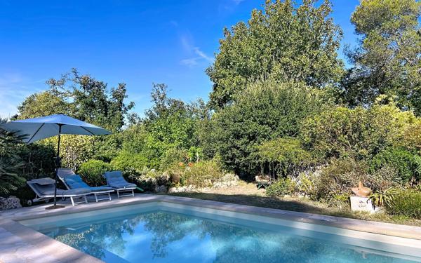 Maison à vendre    4 pièces • 150 m2 Roquefort-les-Pins