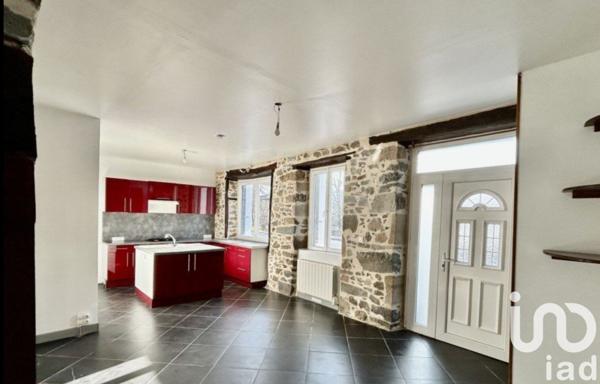 Maison traditionnelle 6 pièces de 160 m² à Forgès (19380)