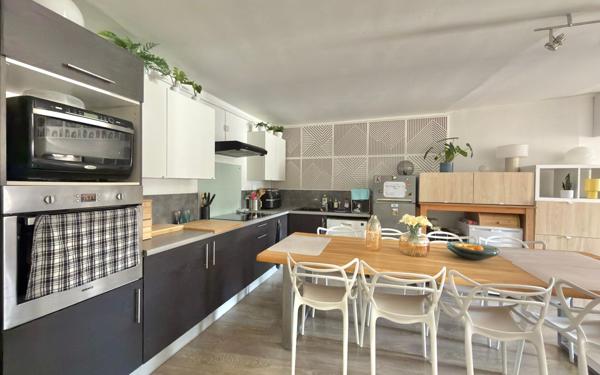 Appartement à vendre    3 pièces • 72 m2 Vauvert