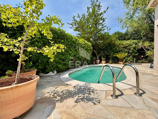 Maison de plain pied au calme total avec piscine