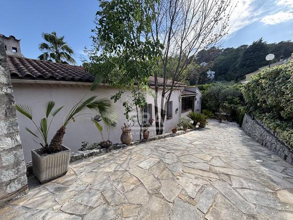 Maison de plain pied au calme total avec piscine