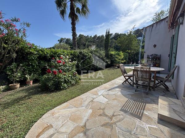 Maison de plain pied au calme total avec piscine