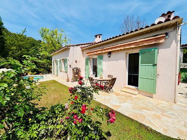 Maison de plain pied au calme total avec piscine