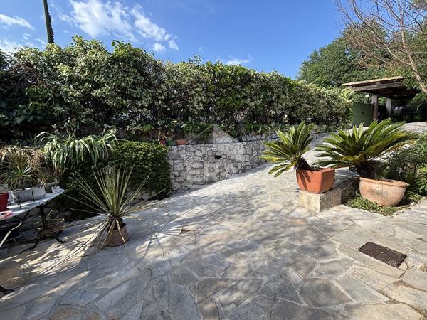 Maison de plain pied au calme total avec piscine