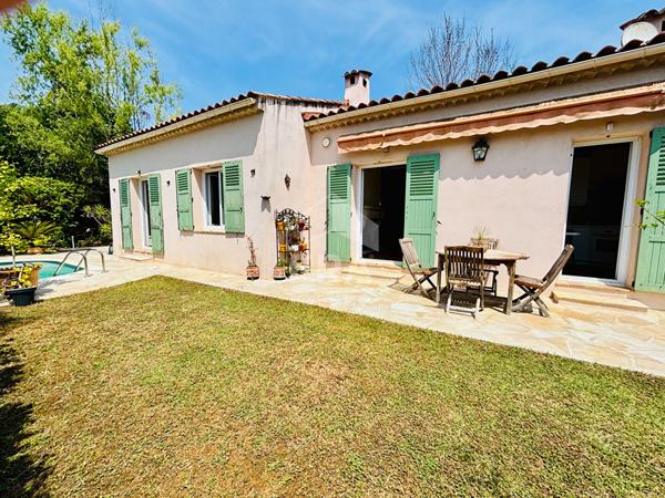 Maison de plain pied au calme total avec piscine