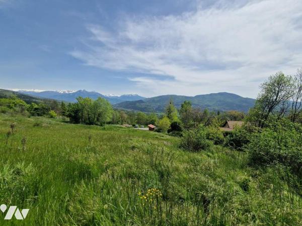 Beau terrain à bâtir avec vue