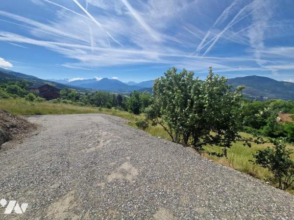 Beau terrain à bâtir avec vue