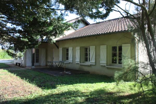 Maison à vendre 7 pièces proche de CUISERY (71) Maison au calme 200m2 - 5 chambres sur 3064m2 de terrain clos à 238 000 €