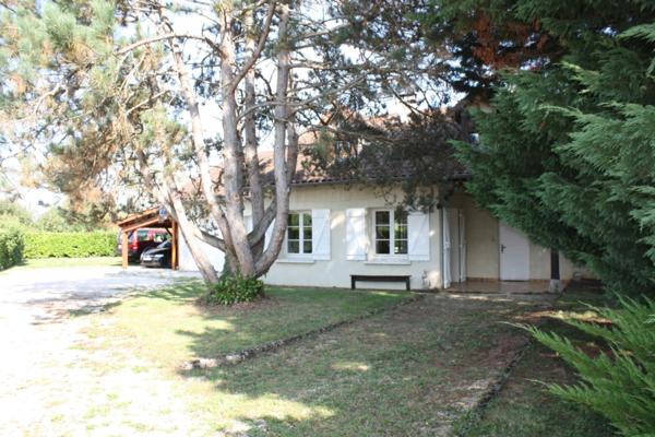 Maison à vendre 7 pièces proche de CUISERY (71) Maison au calme 200m2 - 5 chambres sur 3064m2 de terrain clos à 238 000 €
