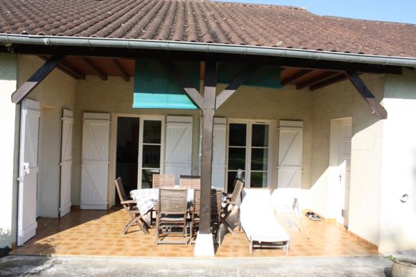 Maison à vendre 7 pièces proche de CUISERY (71) Maison au calme 200m2 - 5 chambres sur 3064m2 de terrain clos à 238 000 €