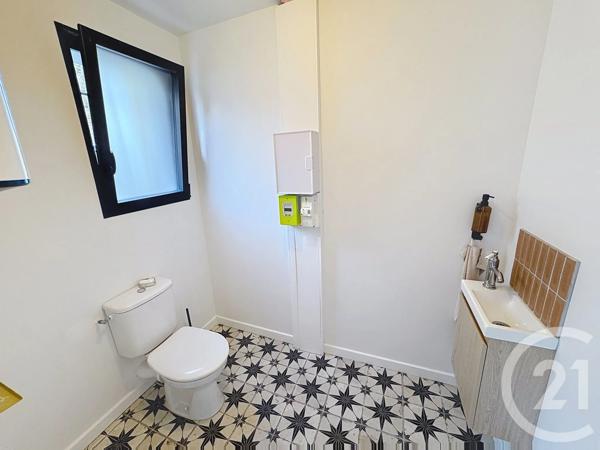 Appartement Local à vendre  2 pièces - 51,10 m 2   LANDERNEAU  - 29
