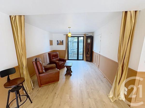 Appartement Local à vendre  2 pièces - 51,10 m 2   LANDERNEAU  - 29