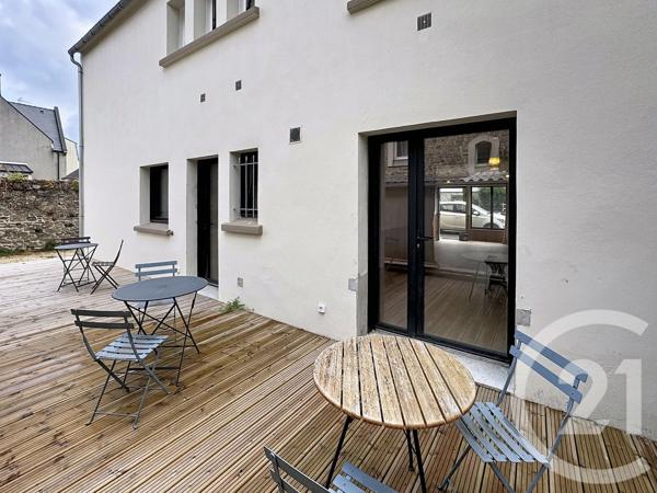 Appartement Local à vendre  2 pièces - 51,10 m 2   LANDERNEAU  - 29