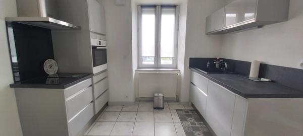 MAISON  5 PIECES SECTEUR CENTRE VILLE