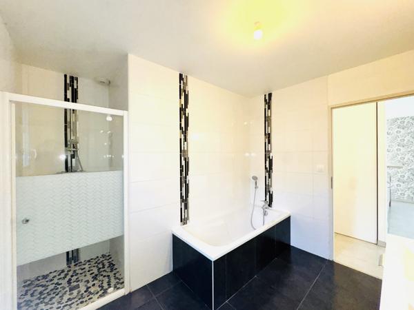 Maison BBC T5 de plain-pied 102 m²- Terrasse et garage - BEURE