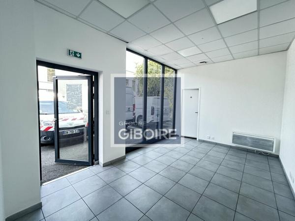 Local d'activites 185 m² à louer VERN SUR SEICHE (réf : 35.4929)