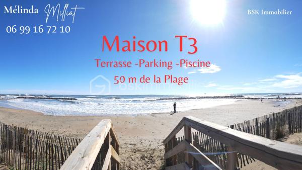 À seulement 50 mètres de la plage, au sein d’une résidence sécurisée et très bien entretenue avec piscine et accès privatif à la plage, je vous invite à découvrir cette agréable maison T3 entièrement meublée et équipée.

🔹 Extérieurs
Belle terrasse cosy et sans vis-à-vis, à l’abri des regards.
Store banne pour profiter pleinement des beaux jours.
Place de parking privative.

🔹 Intérieur – rénovée, aucun travaux à prévoir .
Rez-de-chaussée :
Entrée
Belle pièce de vie 
Cuisine équipée : lave-linge, lave-vaisselle, grand réfrigérateur avec congélateur
Salon avec accès direct sur la terrasse
Volet roulants
WC séparés avec fenêtre 
Étage :
Deux chambres avec placards, dont une avec lit king size
Salle d’eau avec douche

🔹 Prestations & confort
Huisseries PVC double vitrage, volets roulants
Maison très agréable, au calme, et parfaitement entretenue.
Vendue entièrement meublée et équipée, prête à être habitée ou louée immédiatement.

🔹 Charges copropriété : 850€/ an, façades refaite en 2024
       Taxe foncière : 857€ / an

📍 Emplacement recherché : proximité immédiate de la plage, environnement paisible, cadre de vie privilégié.
✨ À visiter sans tarder !


Contact : Mélinda 
06 99 16 72 10