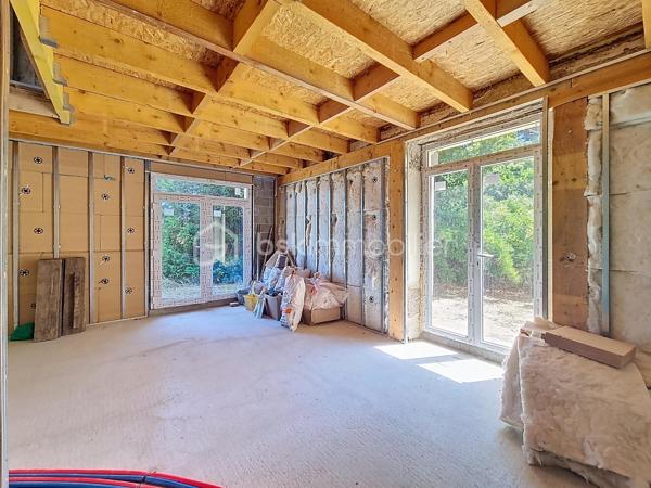 Christophe LAMAZERE pour le Réseau BSK Immobilier vous invite à découvrir cette maison de maître en cours de rénovation à Labarrère (32440, Gers).

FORTE BAISSE de prix pour cet ensemble immobilier en cours de finition. 

Située à quelques minutes des commodités de Castelnau d' Auzan (écoles, commerces, professionnels de santé), cette grande maison de plus de 204 m² habitables est actuellement en cours de rénovation et d'agrandissement. Elle propose plusieurs projets en 1  : investissement locatif prometteur ou maison familiale.

La rénovation du gros œuvre est terminée et est sous Garantie Décennale :  
- Planchers, toiture , isolation, menuiseries et plomberie déjà en place et le tout est neuf. 
- Pré-équipements électriques et plombiers avancés.
- Micro-station d'assainissement (dimensionnée pour 20 personnes) tout juste installée.

1 - Maison principale spacieuse avec logement locatif attenant : Créez votre maison familiale tout en générant un revenu locatif complémentaire grâce à un appartement indépendant.
2 - Investissement locatif clé en main avec une rentabilité exceptionnelle : Transformez ce bien en un immeuble de 3 logements indépendants (3 duplex de 50 m², 70 m² et 85m²) , parfaits pour la location saisonnière ou annuelle. Avec un bon taux de rentabilité locatif supérieur à 7%, c'est une opportunité unique dans le Gers pour diversifier et optimiser votre patrimoine immobilier !
3- Possibilité d'un logement supplémentaire : Le terrain offre la flexibilité d'ajouter une unité locative supplémentaire, maximisant ainsi votre rentabilité locative. Permis accordé pour un logement supplémentaire et pour une piscine.

L'ensemble des travaux est réalisé dans les règles de l'art, avec toutes les autorisations et permis de construire en bonne et due forme, et bénéficie de garanties décennales. Tous les documents vous seront bien évidemment fournis lors de la vente pour une totale transparence.
Un permis de construire pour une piscine est déjà accordé, vous permettant de projeter dès maintenant un espace de détente idyllique.

Le Gers est un département réputé pour sa douceur de vivre, sa gastronomie locale et ses paysages vallonnés. Profitez de la proximité des commodités de Castelnau d'Auzan (écoles, commerces de proximité, médecins) pour un quotidien facilité, Territoire touristique de l'Armagnac avec Eauze à quelques kilomètres et les thermes réputés de Barbotan. 

Les accès sont aisés : vous rejoindrez rapidement les villes dynamiques d'Agen, Nérac et Toulouse, offrant des opportunités de transport et de loisirs variées.
Ne laissez pas passer cette opportunité unique de concrétiser votre projet immobilier dans le Gers ! 
Contactez-moi dès aujourd'hui pour plus d'informations et une visite.