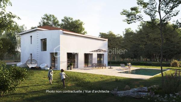 Christophe LAMAZERE pour le Réseau BSK Immobilier vous invite à découvrir cette maison de maître en cours de rénovation à Labarrère (32440, Gers).

FORTE BAISSE de prix pour cet ensemble immobilier en cours de finition. 

Située à quelques minutes des commodités de Castelnau d' Auzan (écoles, commerces, professionnels de santé), cette grande maison de plus de 204 m² habitables est actuellement en cours de rénovation et d'agrandissement. Elle propose plusieurs projets en 1  : investissement locatif prometteur ou maison familiale.

La rénovation du gros œuvre est terminée et est sous Garantie Décennale :  
- Planchers, toiture , isolation, menuiseries et plomberie déjà en place et le tout est neuf. 
- Pré-équipements électriques et plombiers avancés.
- Micro-station d'assainissement (dimensionnée pour 20 personnes) tout juste installée.

1 - Maison principale spacieuse avec logement locatif attenant : Créez votre maison familiale tout en générant un revenu locatif complémentaire grâce à un appartement indépendant.
2 - Investissement locatif clé en main avec une rentabilité exceptionnelle : Transformez ce bien en un immeuble de 3 logements indépendants (3 duplex de 50 m², 70 m² et 85m²) , parfaits pour la location saisonnière ou annuelle. Avec un bon taux de rentabilité locatif supérieur à 7%, c'est une opportunité unique dans le Gers pour diversifier et optimiser votre patrimoine immobilier !
3- Possibilité d'un logement supplémentaire : Le terrain offre la flexibilité d'ajouter une unité locative supplémentaire, maximisant ainsi votre rentabilité locative. Permis accordé pour un logement supplémentaire et pour une piscine.

L'ensemble des travaux est réalisé dans les règles de l'art, avec toutes les autorisations et permis de construire en bonne et due forme, et bénéficie de garanties décennales. Tous les documents vous seront bien évidemment fournis lors de la vente pour une totale transparence.
Un permis de construire pour une piscine est déjà accordé, vous permettant de projeter dès maintenant un espace de détente idyllique.

Le Gers est un département réputé pour sa douceur de vivre, sa gastronomie locale et ses paysages vallonnés. Profitez de la proximité des commodités de Castelnau d'Auzan (écoles, commerces de proximité, médecins) pour un quotidien facilité, Territoire touristique de l'Armagnac avec Eauze à quelques kilomètres et les thermes réputés de Barbotan. 

Les accès sont aisés : vous rejoindrez rapidement les villes dynamiques d'Agen, Nérac et Toulouse, offrant des opportunités de transport et de loisirs variées.
Ne laissez pas passer cette opportunité unique de concrétiser votre projet immobilier dans le Gers ! 
Contactez-moi dès aujourd'hui pour plus d'informations et une visite.