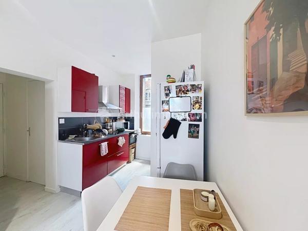 Location                                                      Appartement
                        
                     1 pièces                      21 m2                     à Clermont-Ferrand